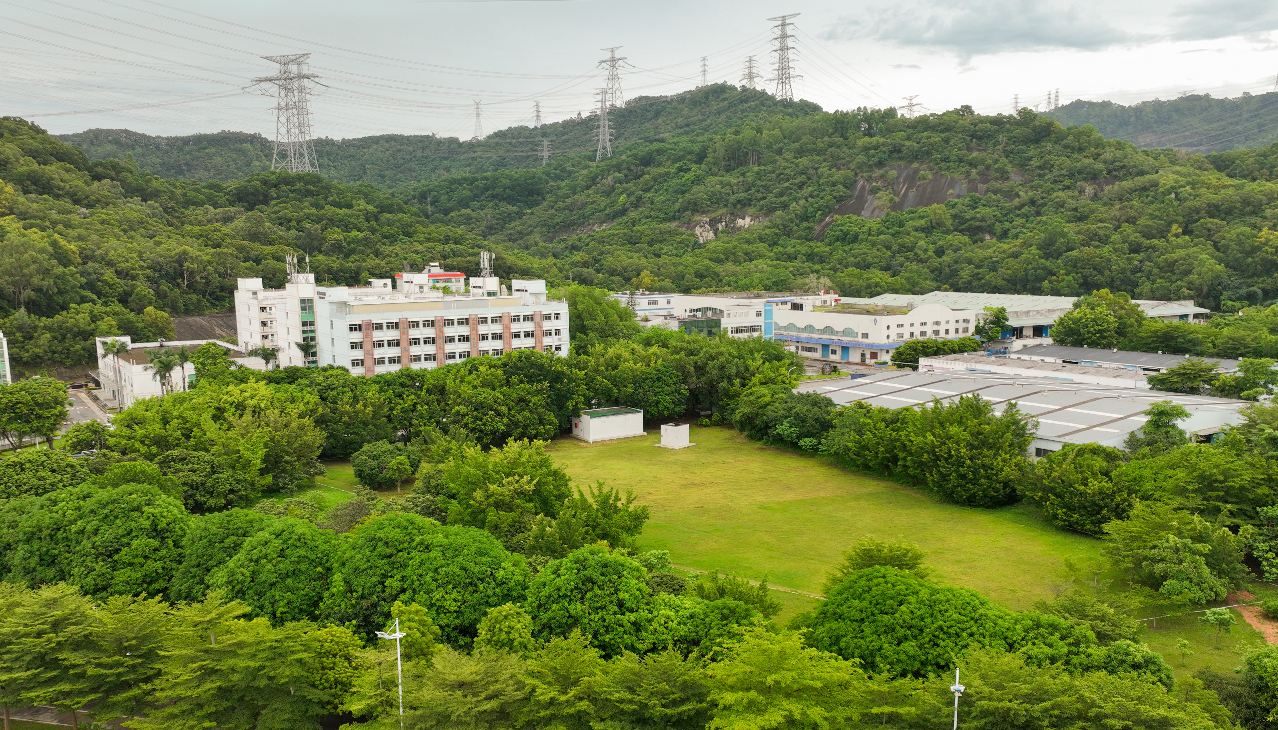 14道工序?qū)訉影殃P(guān)，益力全密封式運(yùn)輸造“放心水”